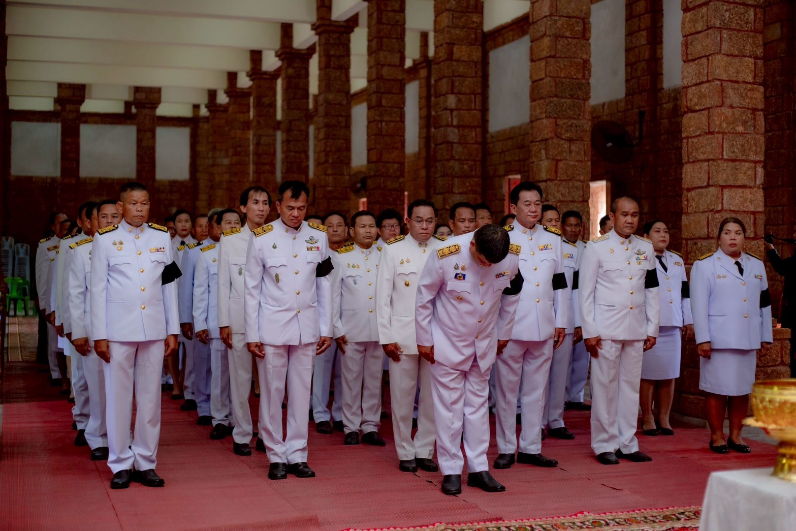 จังหวัดบุรีรัมย์-สพอ.สตึก ร่วมพิธีถวายน้ำสรงพระบรมศพ เบื้องหน้าพระฉายาลักษณ์ สมเด็จพระนางเจ้าสิริกิติ์ พระบรมราชินีนาถ พระบรมราชชนนีพันปีหลวง